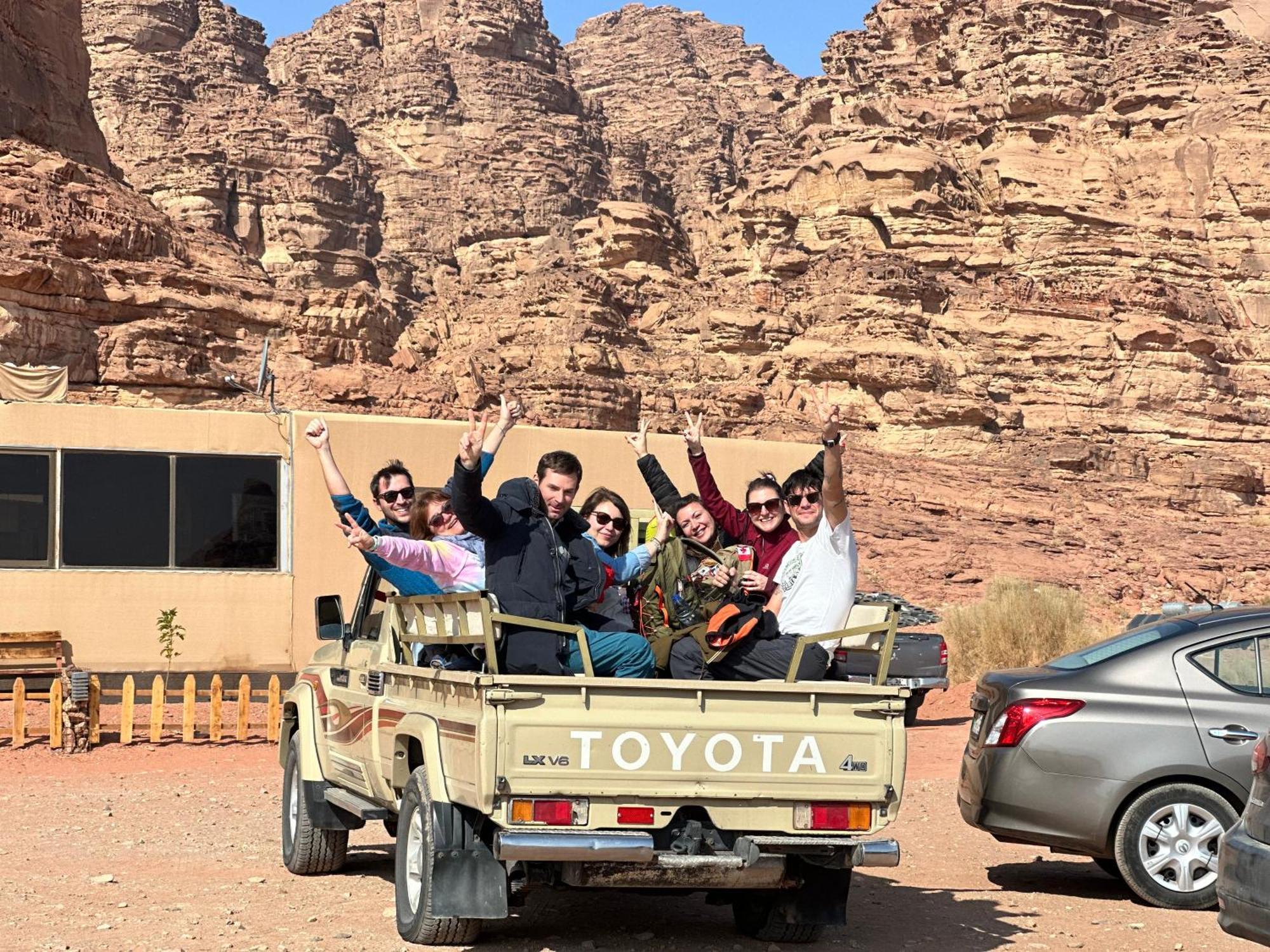 Wadi Rum Sunset Camp Exteriér fotografie